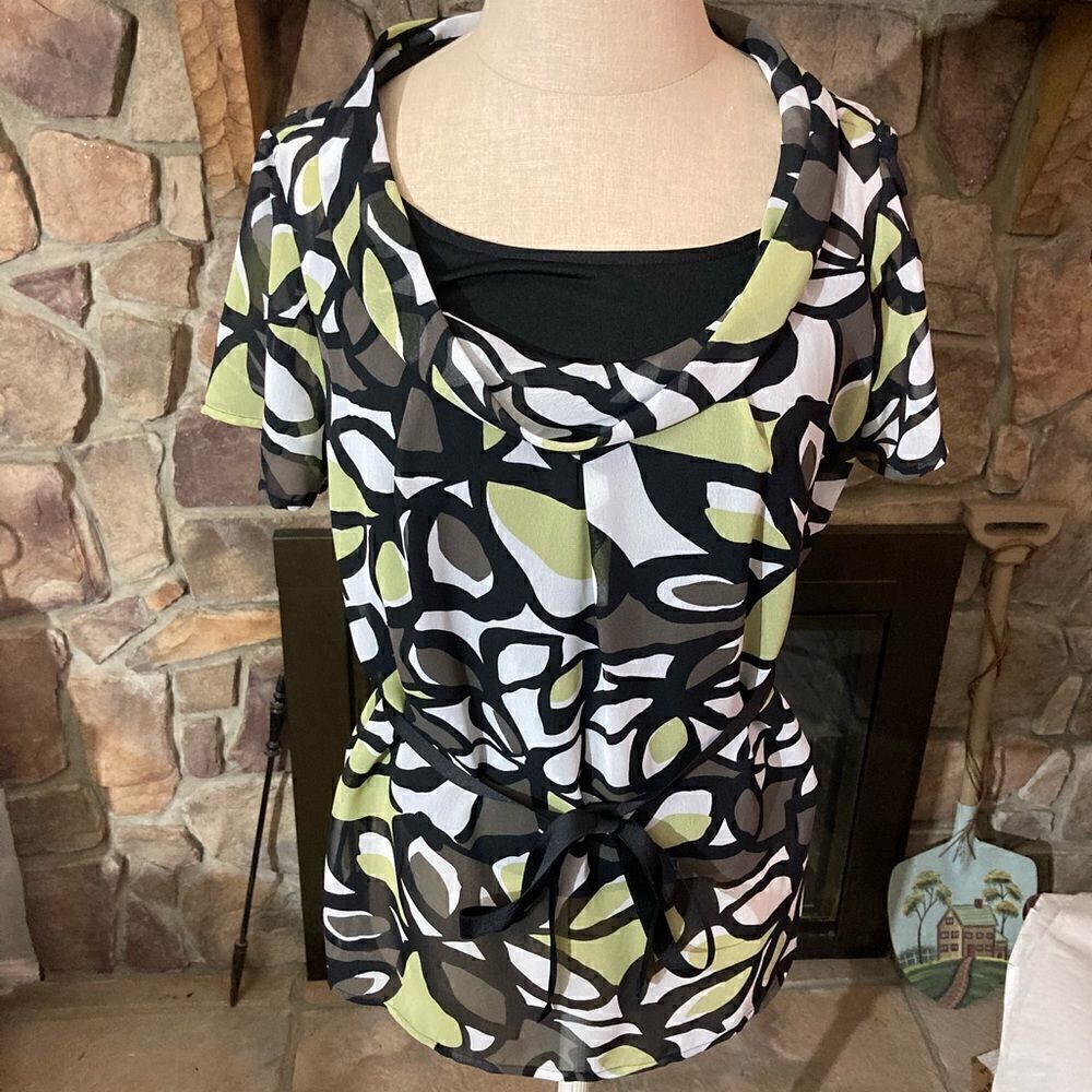 MARKS & SPENCER TOP.  / UK SIZE 12 - US SIZE 10. TERRIFIC CONDITION